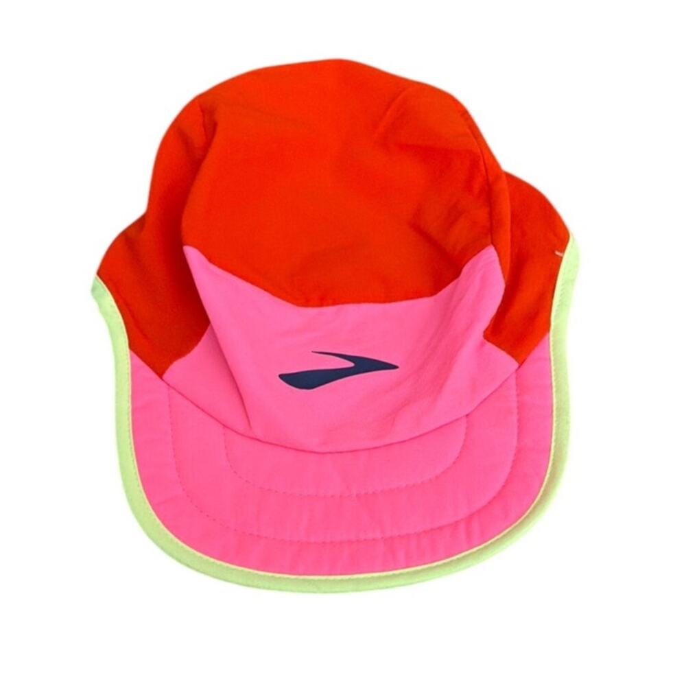 Brooks Lightweight Packable Hat Cherry Tomato / Neo Pink colorblock OS New